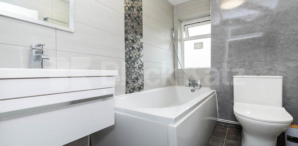 			2 Bedroom, 1 bath, 1 reception Apartment			 Kent Street, HOXTON - SHOREDITCH - HAGGERSTON 
